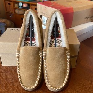 Clarks Faux Fur Lined Moccasin Slipper
